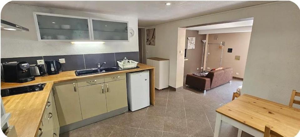 Simiane-Collongue Logement Independant En Campagne מראה חיצוני תמונה